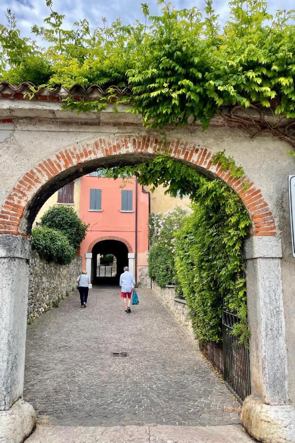 Ferienwohnung Borgo Dei Sogni San Felice del Benaco Exterior foto