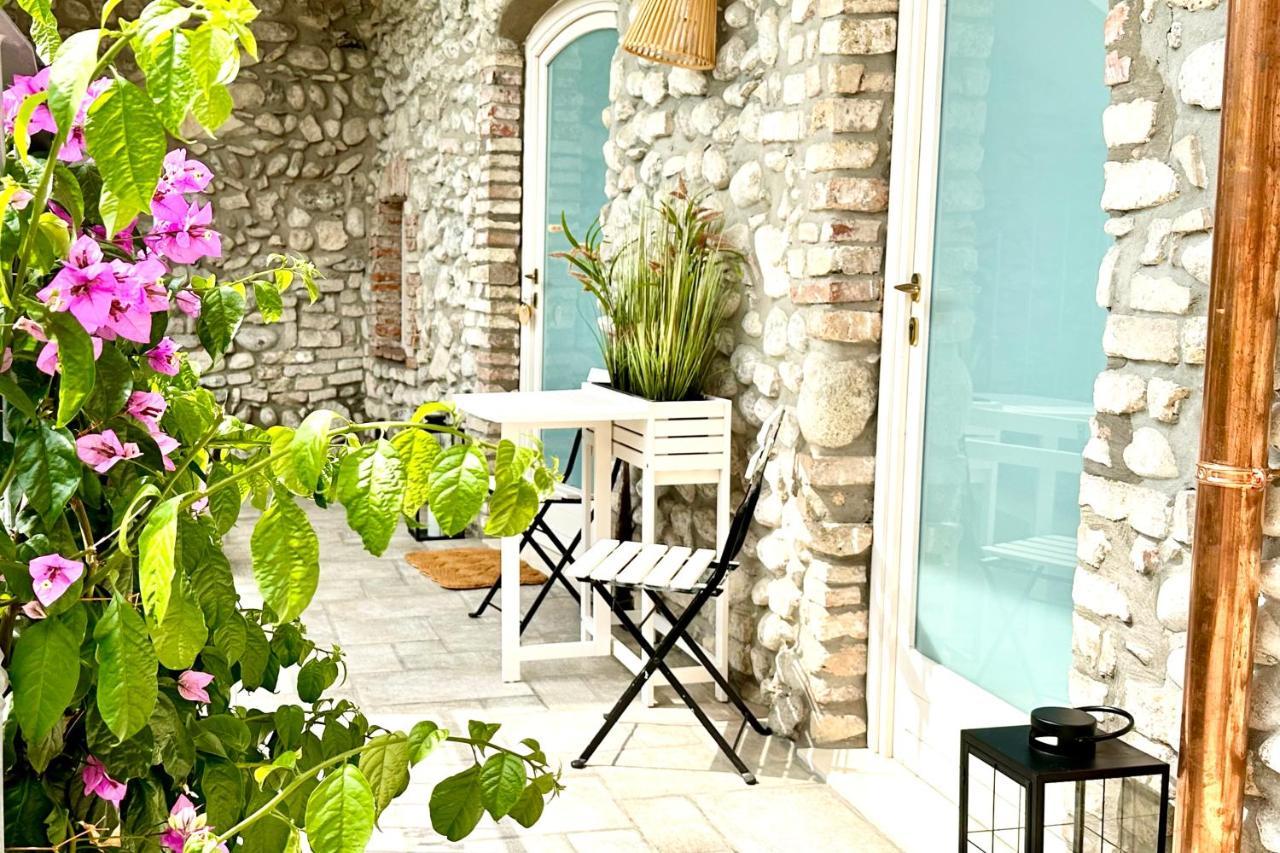 Ferienwohnung Borgo Dei Sogni San Felice del Benaco Exterior foto